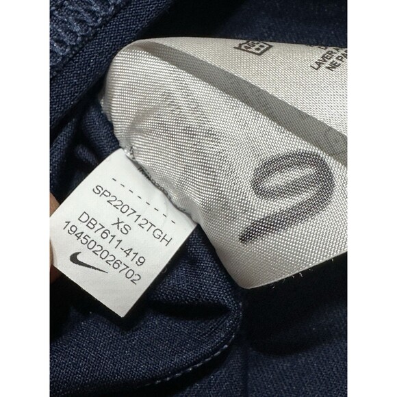 Connecticut Suns Nike Dri-Fit Short Sleeve Shirt Mens XS Tee WNBA Basketball - Picture 8 of 9